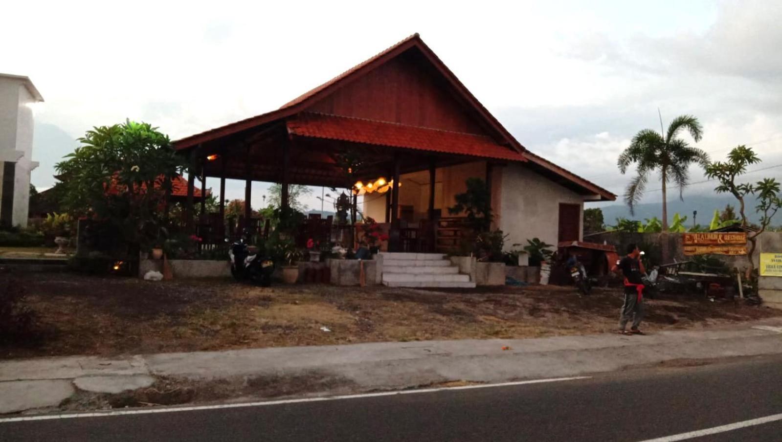 Limun Guesthouse Amlapura Exterior photo