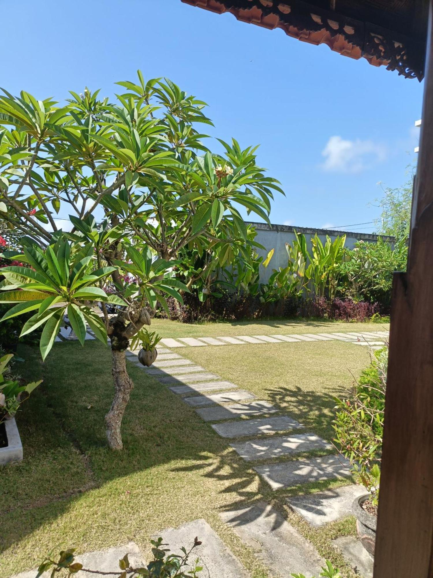 Limun Guesthouse Amlapura Exterior photo